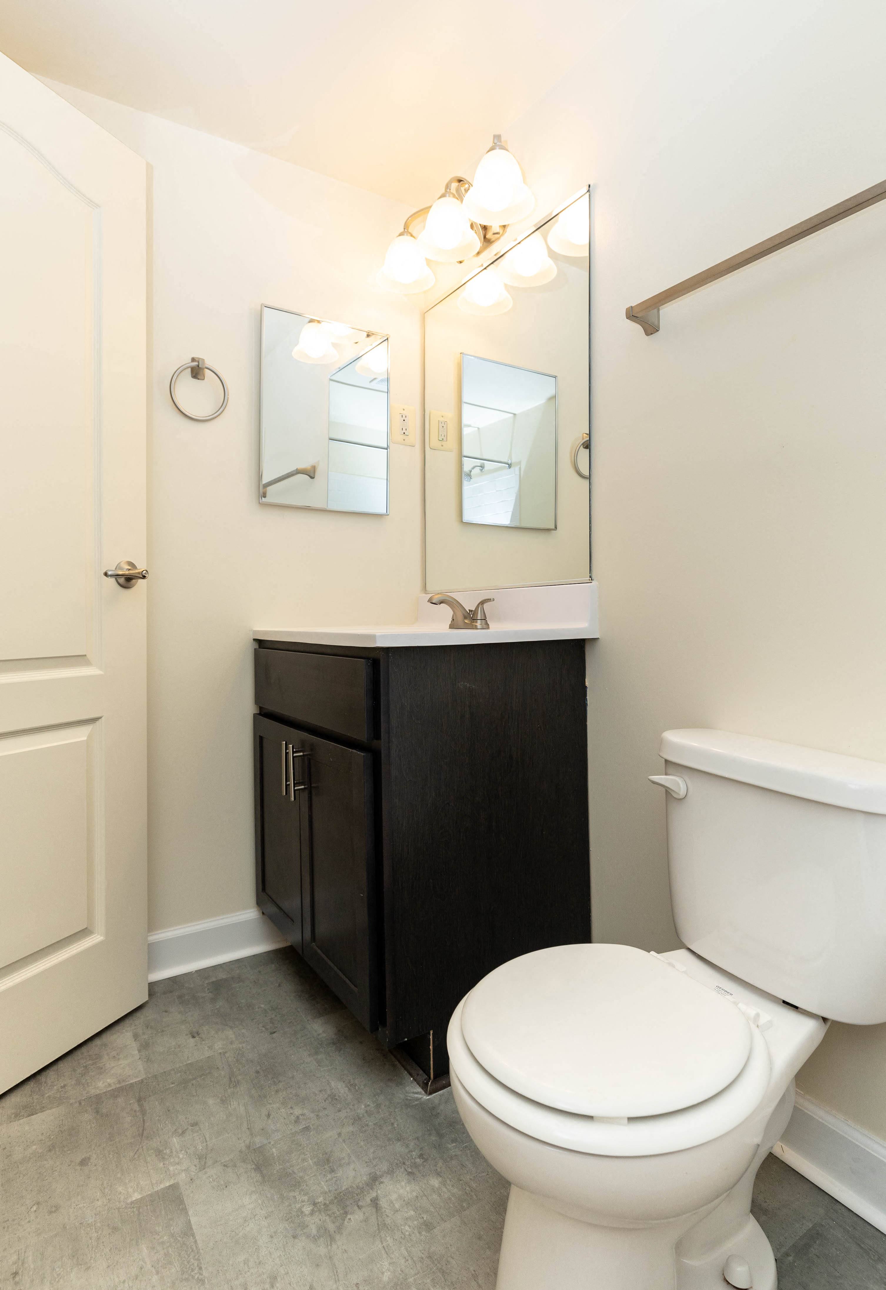 Seminary Roundtop Apartments Image 19